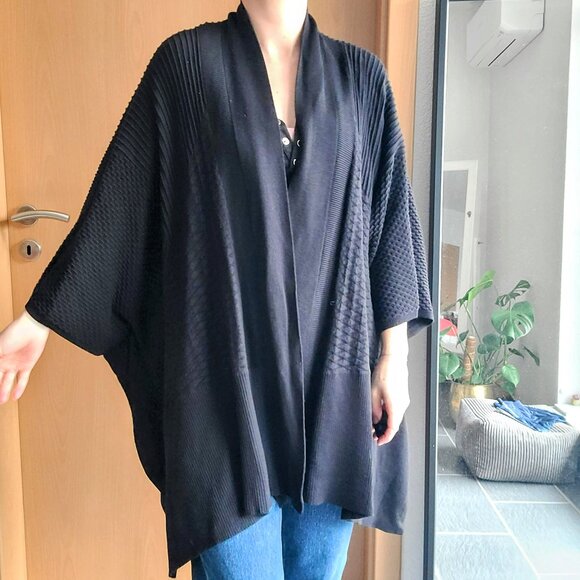 Lululemon Divinity Poncho *Woven Black Cardigan One Size Fits All - Picture 6 of 14
